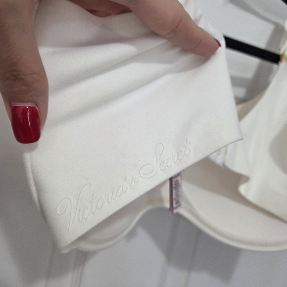 Incredible By Victoria's Secret Perfect Shape Push-up Smooth White Bra Sz 36DDD - Picture 4 of 10